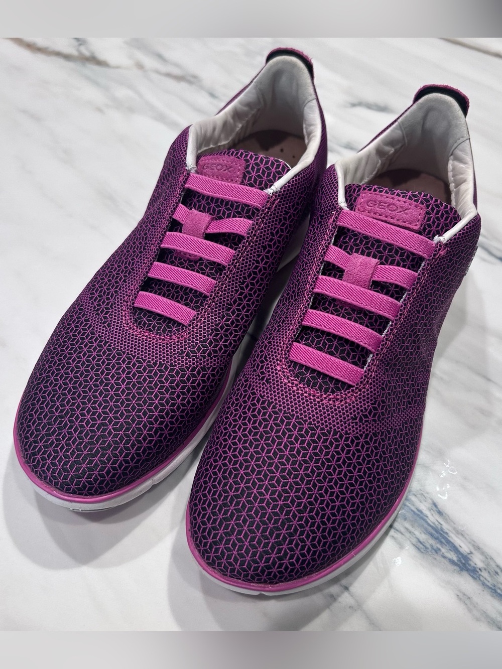 Geox EUC Women’s Size 10 Nebula Slip On Sneakers Magenta Black Gometric Pattern